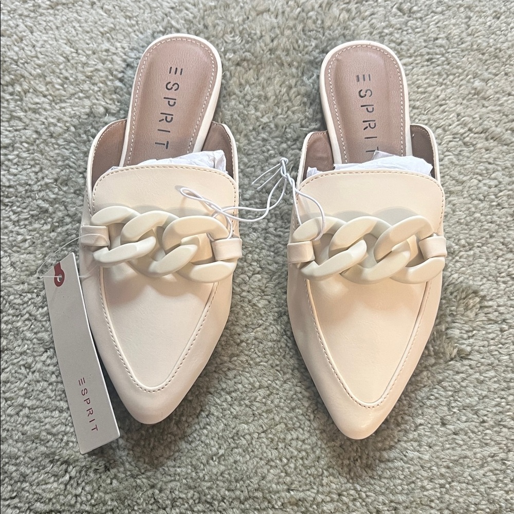 Women’s size 6M Sprit brand off-white Peyton’s loafer slide